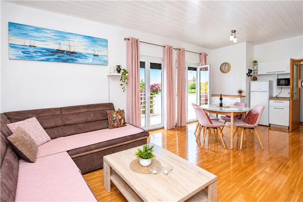 Apartment A1, for 5 persons