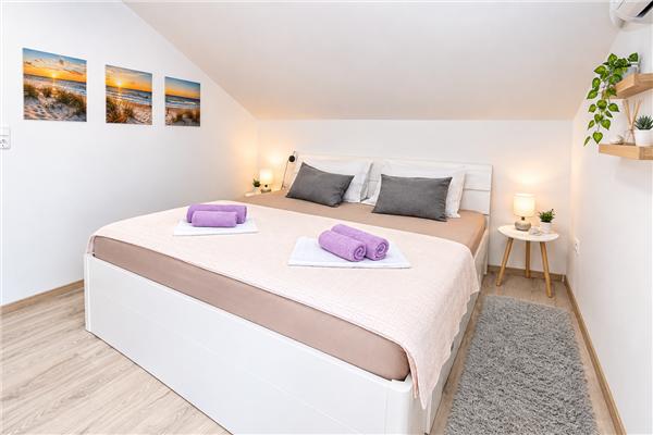 Apartment A1, for 5 persons