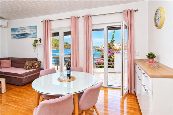 Apartment A1, for 5 persons