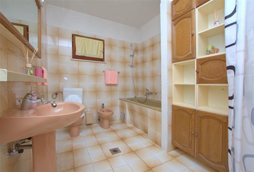 Apartment A1, for 6 persons