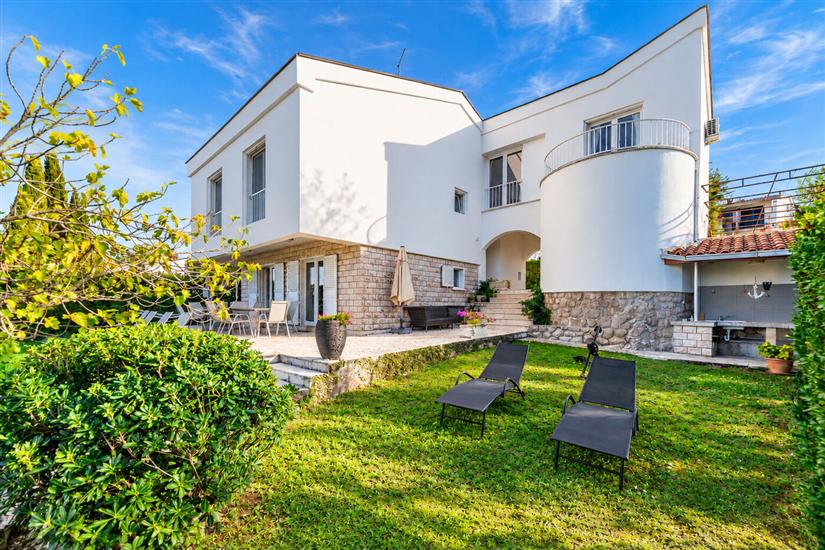 Villa Valica