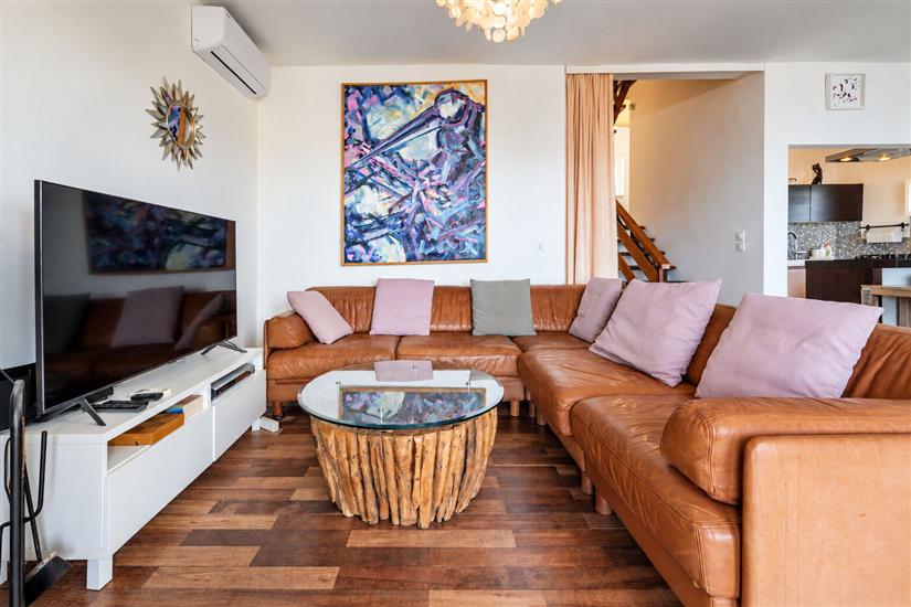 House A1, for 11 persons