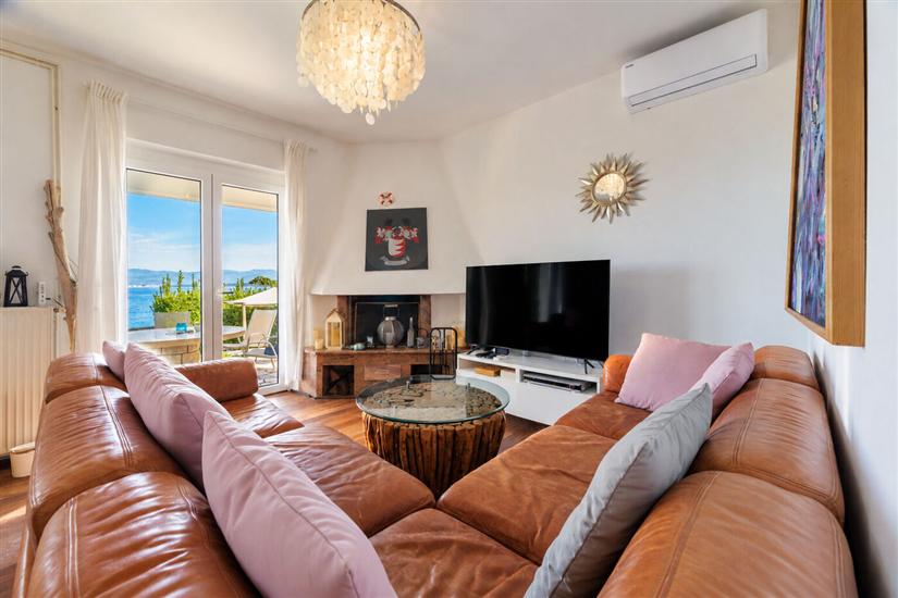 House A1, for 11 persons