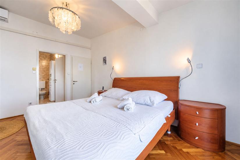 House A1, for 11 persons