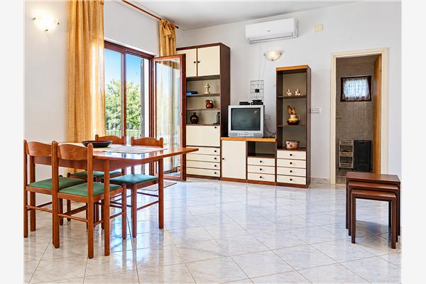 Apartment A1, for 6 persons