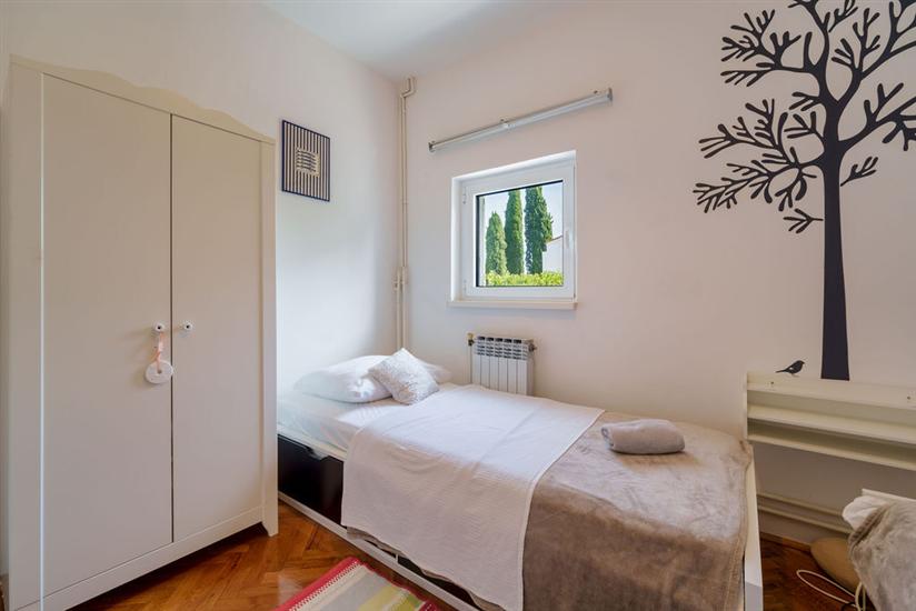 House A1, for 11 persons