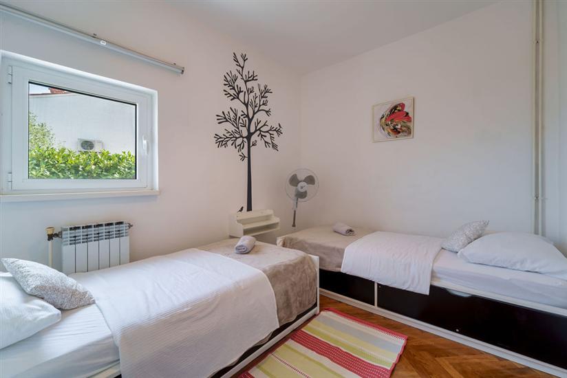 House A1, for 11 persons
