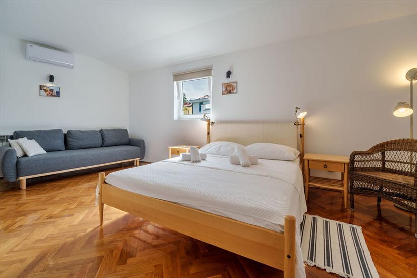 House A1, for 11 persons