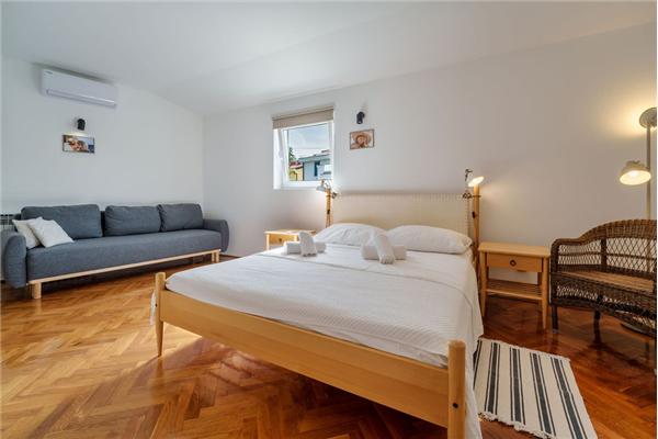 House A1, for 11 persons
