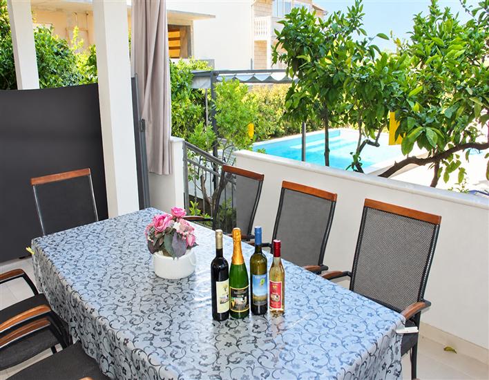 Apartment A1, for 5 persons