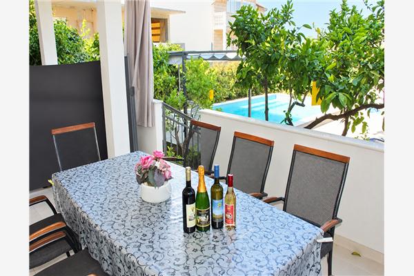 Apartment A1, for 5 persons