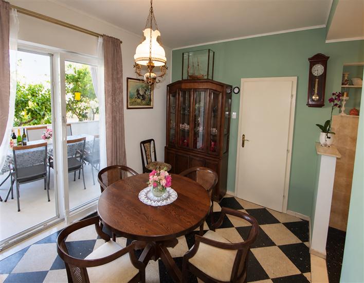 Apartment A1, for 5 persons