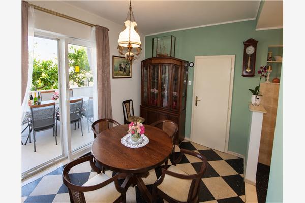 Apartment A1, for 5 persons