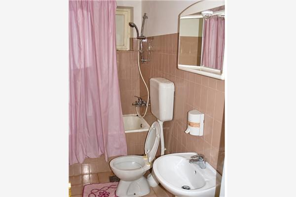Apartment A1, for 5 persons