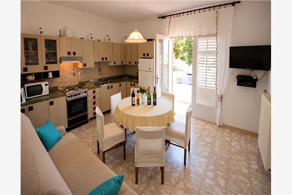 Apartment A2, for 5 persons