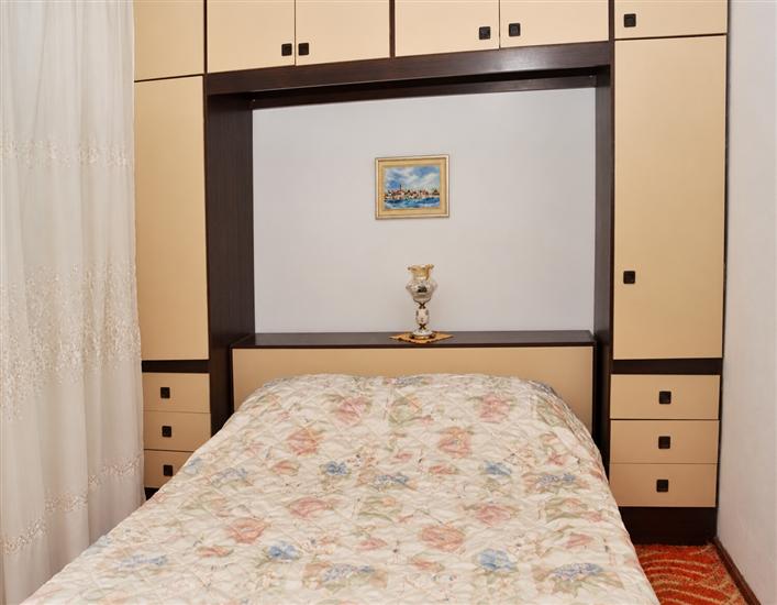 Apartment A2, for 5 persons