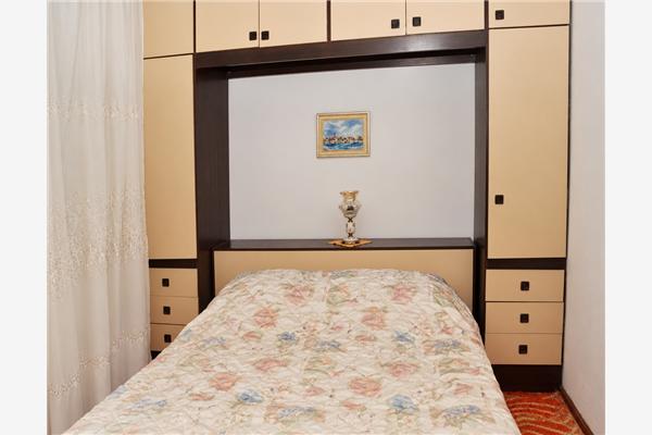 Apartment A2, for 5 persons