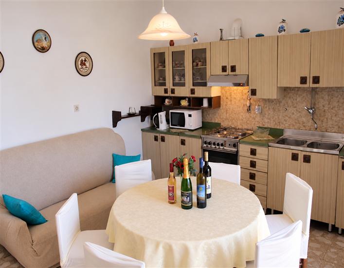 Apartment A2, for 5 persons
