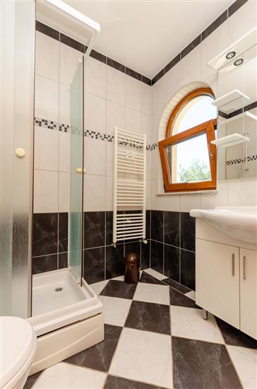 Room S1, for 3 persons