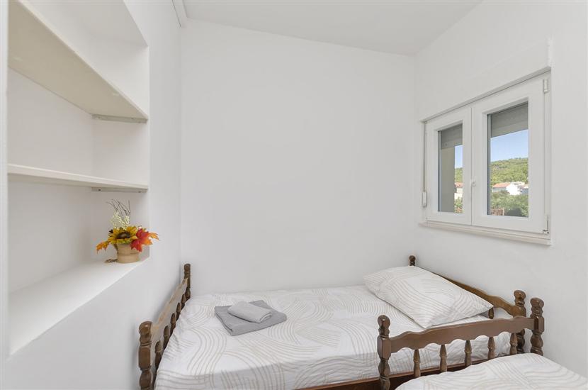 Apartment A2, for 8 persons