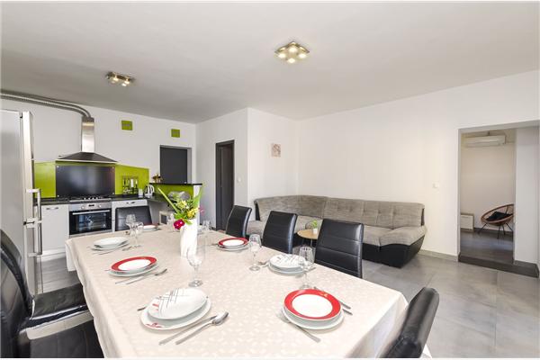Apartment A2, for 8 persons