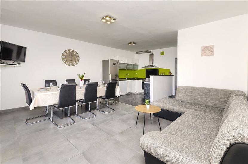 Apartment A2, for 8 persons