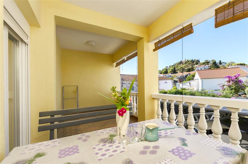 Apartment A2, for 8 persons