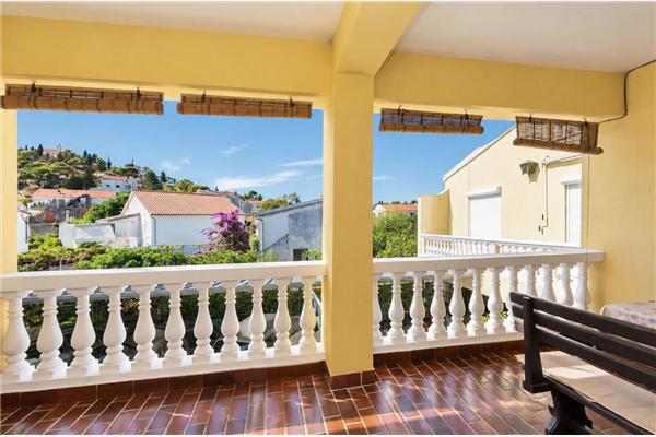 Apartment A2, for 8 persons
