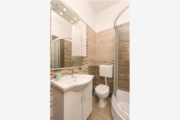 Apartment A2, for 8 persons