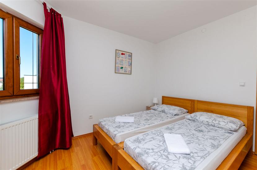 Room S3, for 2 persons