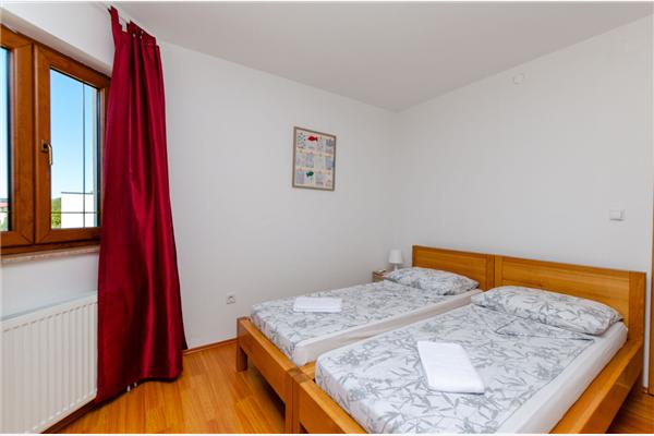 Room S3, for 2 persons