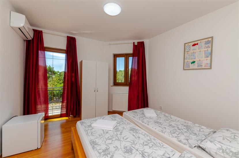 Room S3, for 2 persons