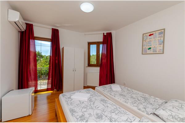 Room S3, for 2 persons