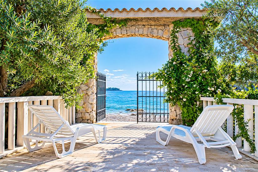 House Villa Oaza