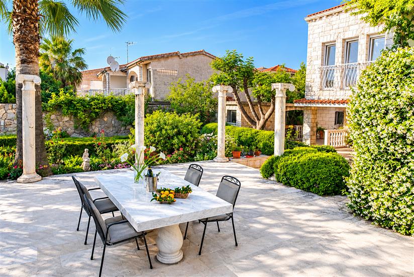 House Villa Oaza