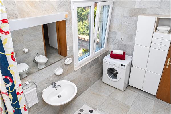 House K1, for 10 persons