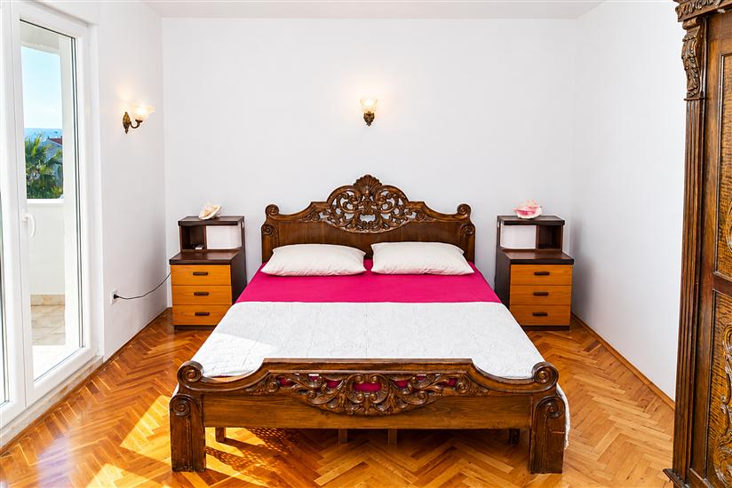 House K1, for 10 persons