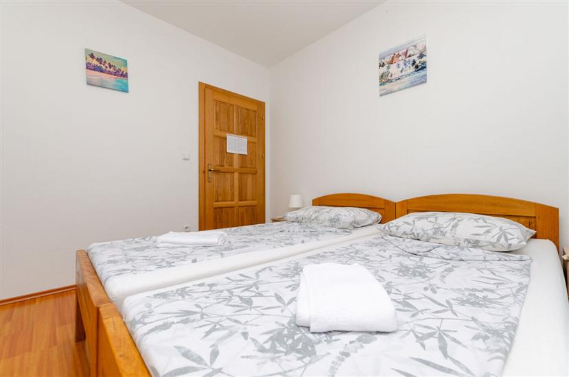 Room S4, for 2 persons