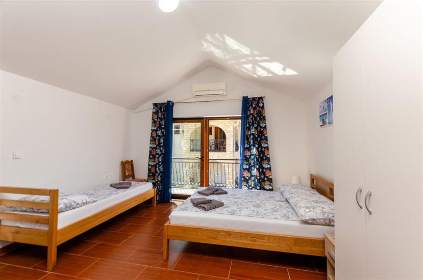 House K1, for 3 persons