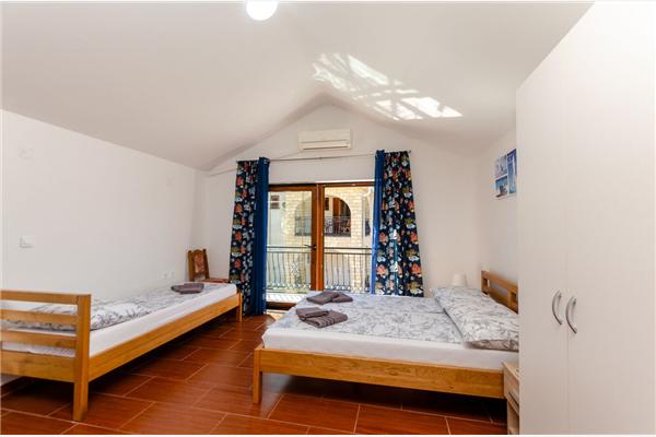 House K1, for 3 persons