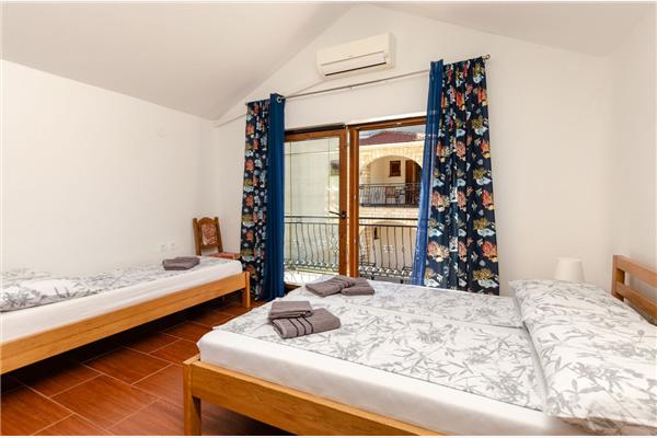 House K1, for 3 persons