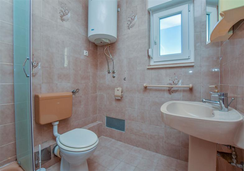 Apartment A2, for 3 persons