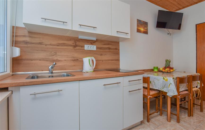 Apartment A2, for 3 persons