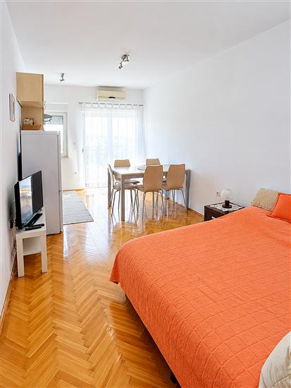 Apartment A2, for 3 persons