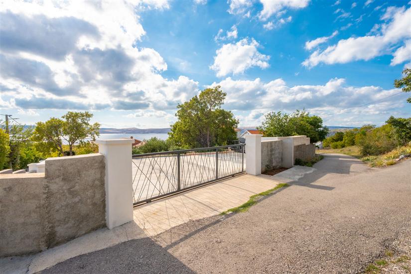 Apartments Ivni