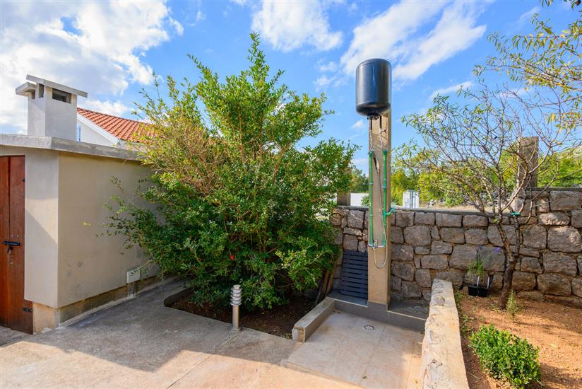 Apartments Ivni