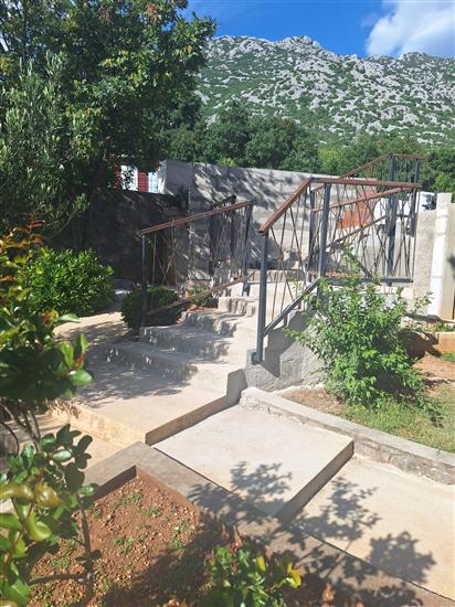 Apartments Ivni