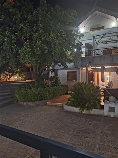 Apartments Ivni