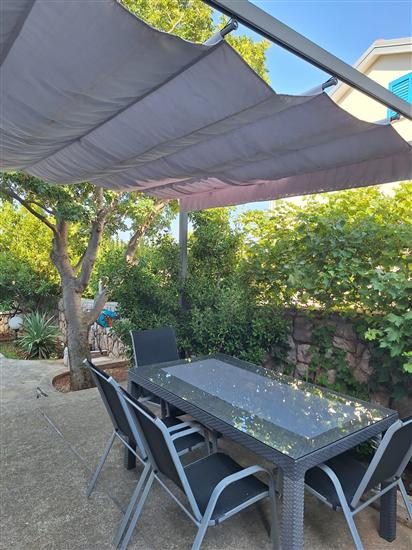 Apartments Ivni