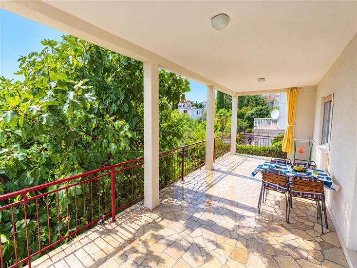 Apartment A1, for 5 persons